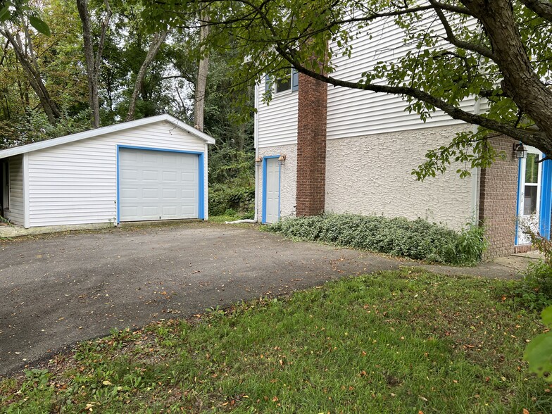 Building Photo - 332 Myrtle St