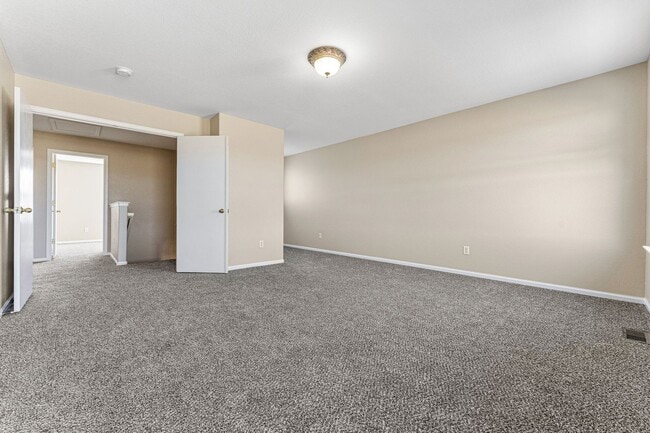Building Photo - 7940 S Kittredge Way