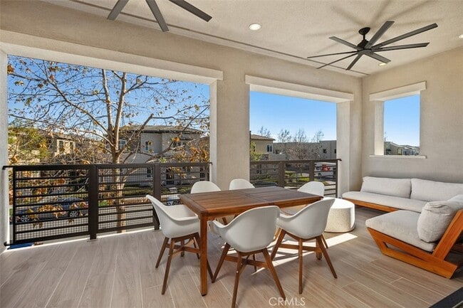 Building Photo - 227 Follyhatch