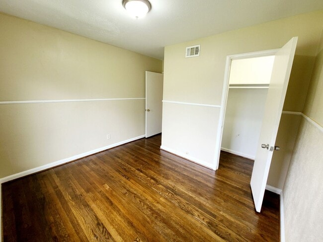Building Photo - Great 3/2 Single Family Home in Casa Linda