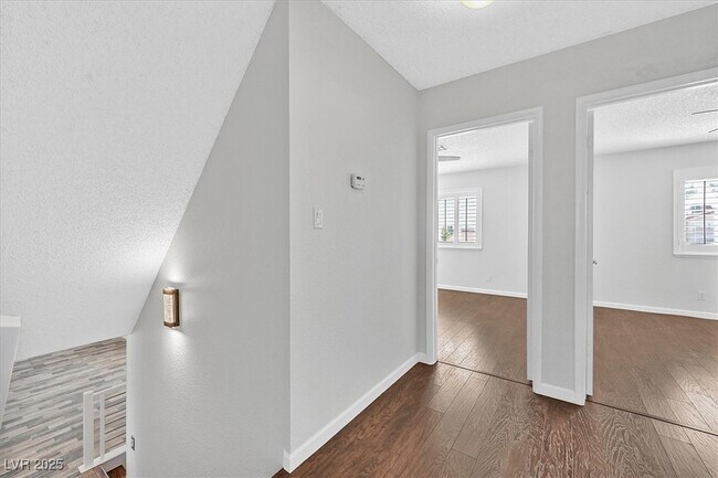 Building Photo - 8720 Pavia Dr