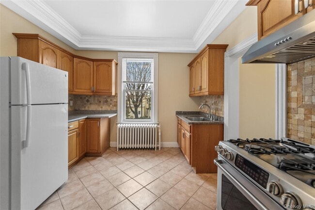 Building Photo - 81 N Washington St