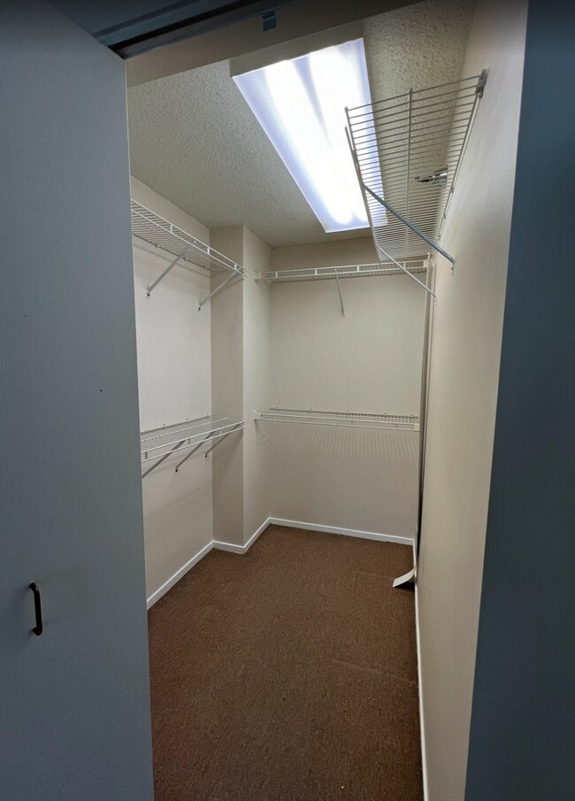 Building Photo - 440 N McClurg Ct