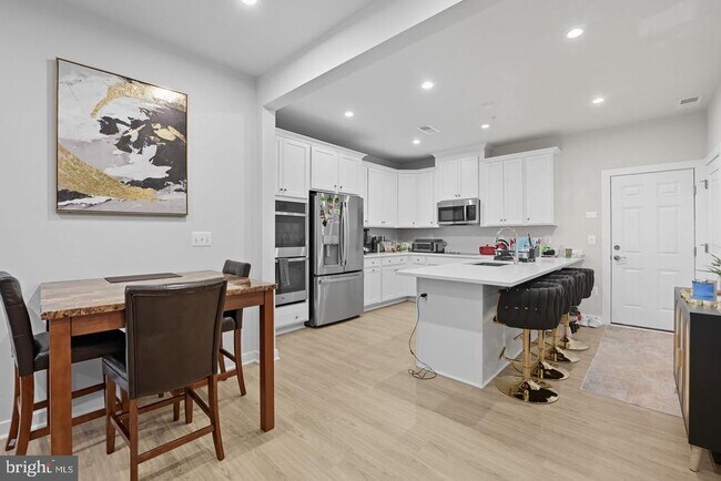 Building Photo - 707 Thomas Ln