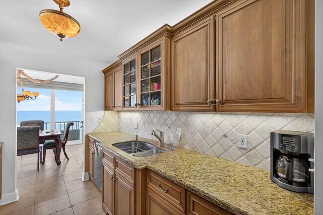 Building Photo - 5550 N Ocean Dr