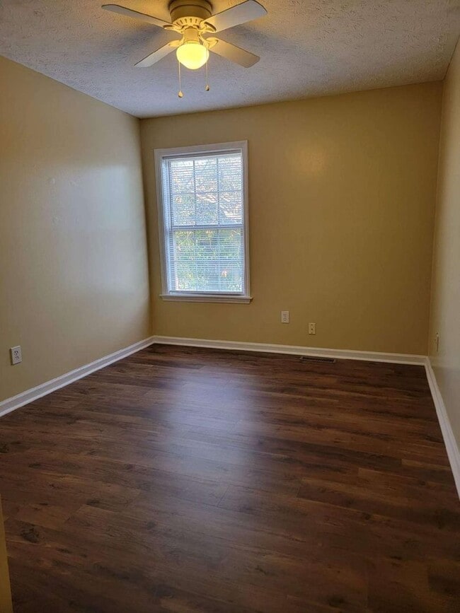 Building Photo - Elevate Your Lifestyle with this Beautiful 3 Bedroom, 2 bath Home