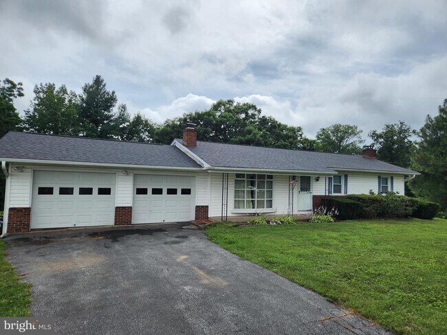 Building Photo - 12426 Legore Rd