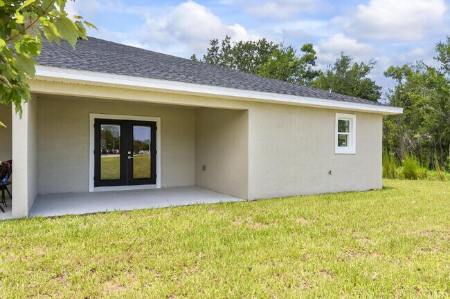 Building Photo - Modern Living Awaits!