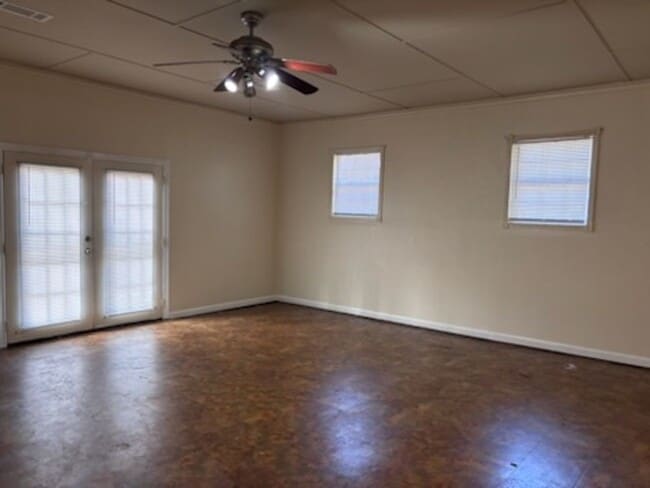 Building Photo - 5650 Brentwood Dr