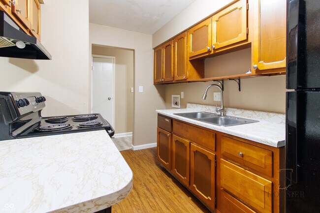 Building Photo - 3914 Richelieu Rd