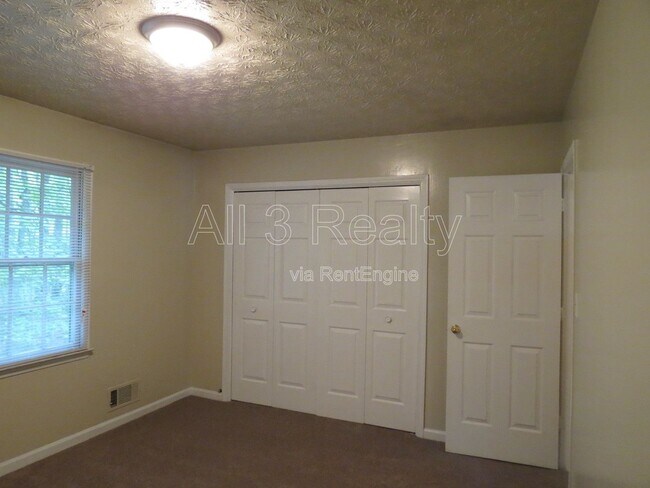 Building Photo - 310 S Jeff Davis Dr