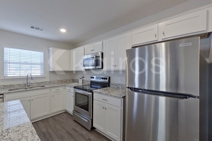 Building Photo - 109 Western Red Cedar Dr