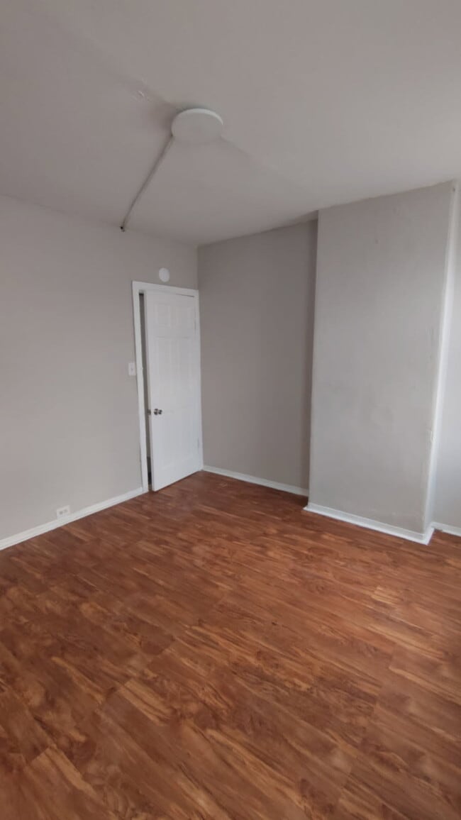 Building Photo - 255 E Tusculum St