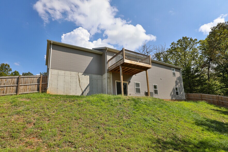 Building Photo - 281 Kelsi Ln