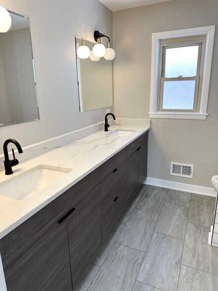 Building Photo - 2049 Hagen Ln