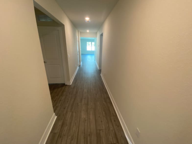 Building Photo - 2931 Hibiscus Ave