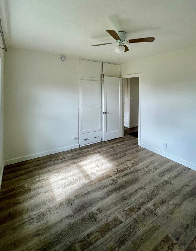 Building Photo - Freshly renovated 2bdrm, 1 bath house with...