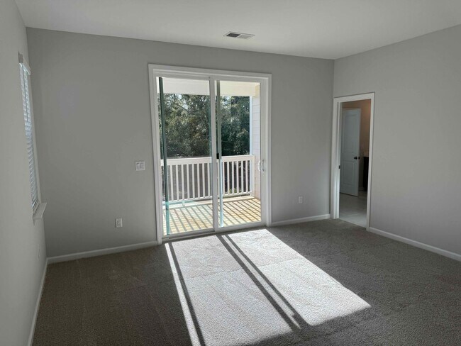 Building Photo - 20 Ladyslipper Ln