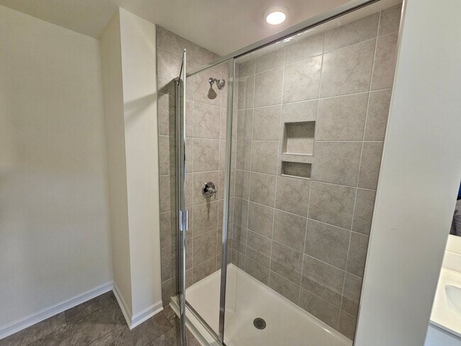 Building Photo - 6031 Rizer Dr