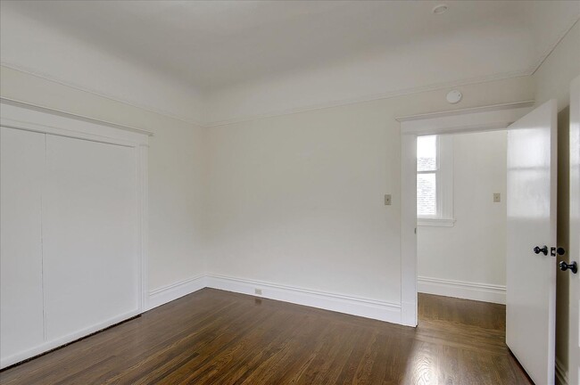 Building Photo - 12th Ave 1340-1342