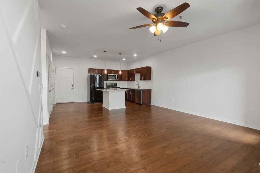 Building Photo - 1118 Litton Ave