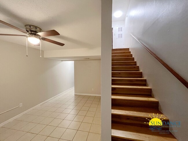 Building Photo - Quaint 2 Bedroom Townhouse in Fort Walton Beach!