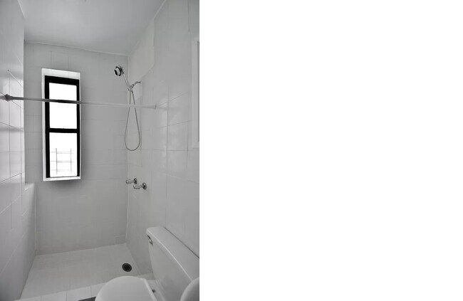 Building Photo - 507 W 139th St