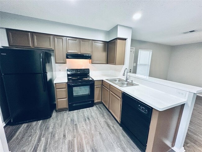 Building Photo - 5507 Rose Hill Cir