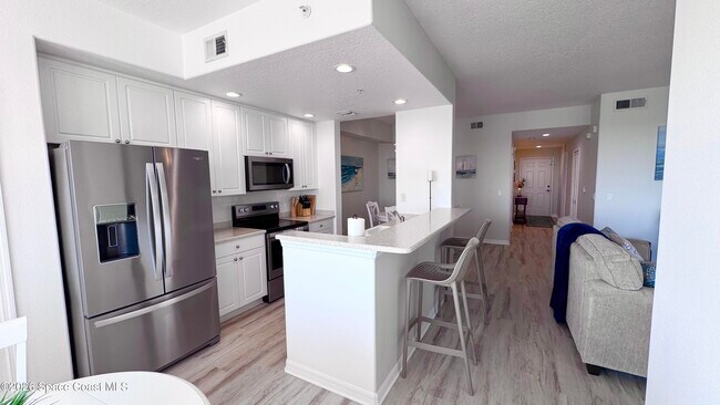 Building Photo - 6828 Toland Dr