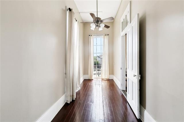 Building Photo - 821 Dauphine St