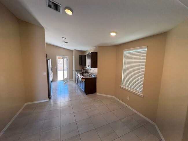 Building Photo - EASTSIDE HOME FOR RENT