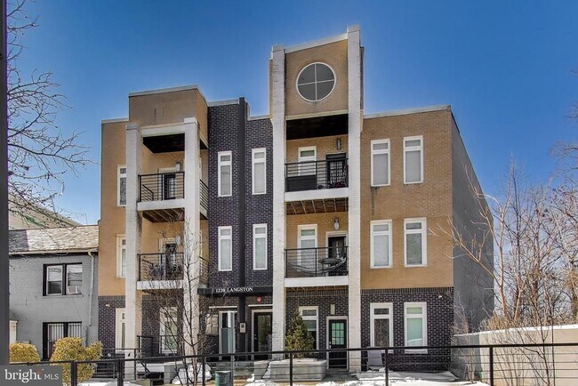 Building Photo - 1220 19th St NE