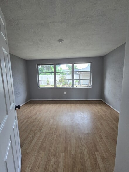 Building Photo - 1801 40th St N