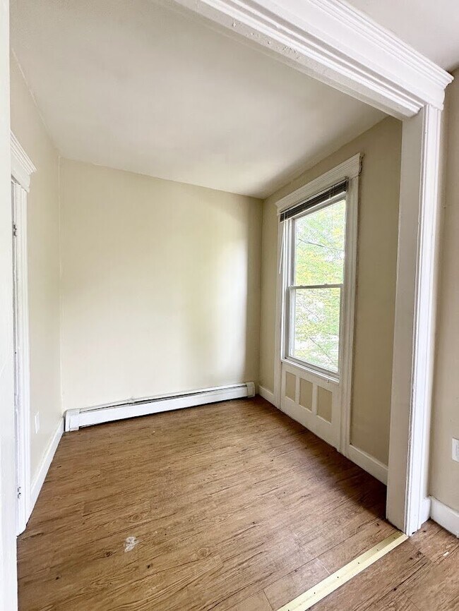 Building Photo - 281 Ontario St