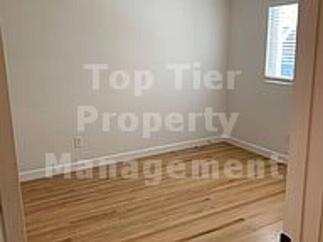 Building Photo - Very nice 4 Bed /2 Bath/1,948 Sqft house in desirable Campolindo neighborhood in Moraga available...