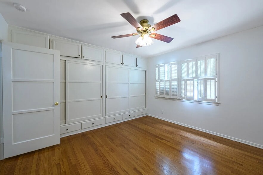 Building Photo - 10723 Ashton Ave