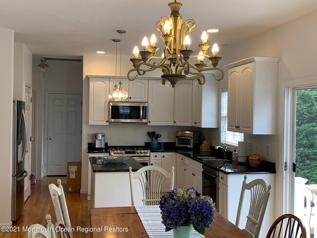 Building Photo - 979 Ocean Ave