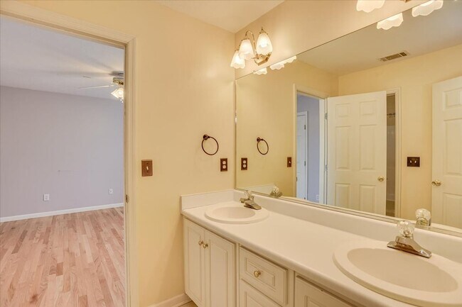 Building Photo - 4363 Wisteria Ct