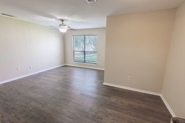 Building Photo - 229 Craddock Ave