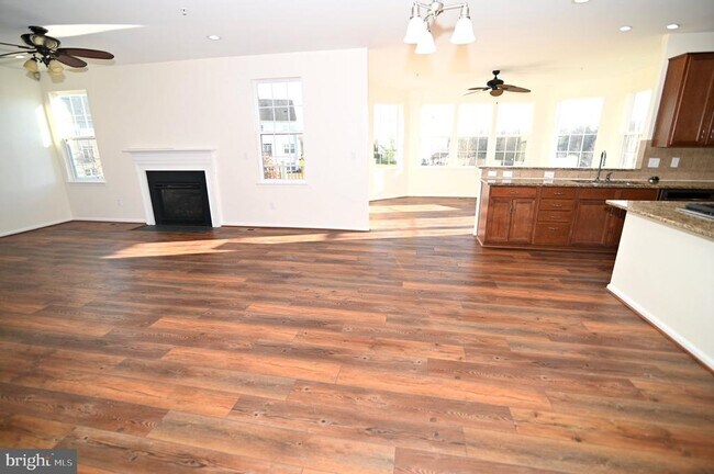 Building Photo - 7001 Chaptico Ct