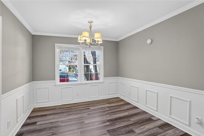 Building Photo - 80 Montre Square NW