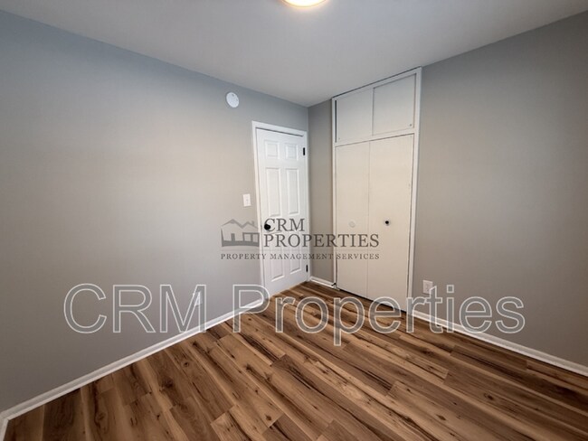 Building Photo - 5805 Lance Dr