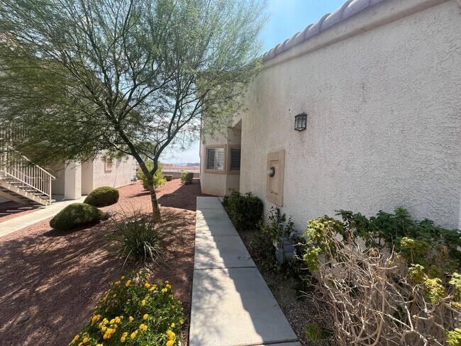 Building Photo - Sunny 2-Bed, 2-Bath in gated community!