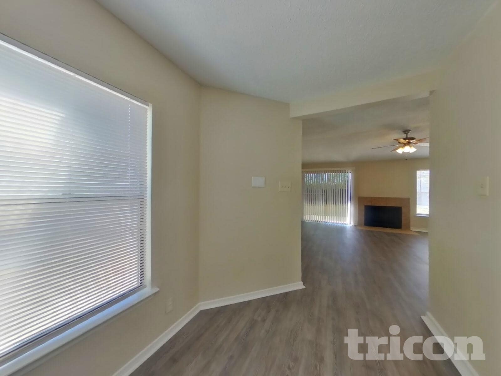 Building Photo - 10526 Kinderhook Dr