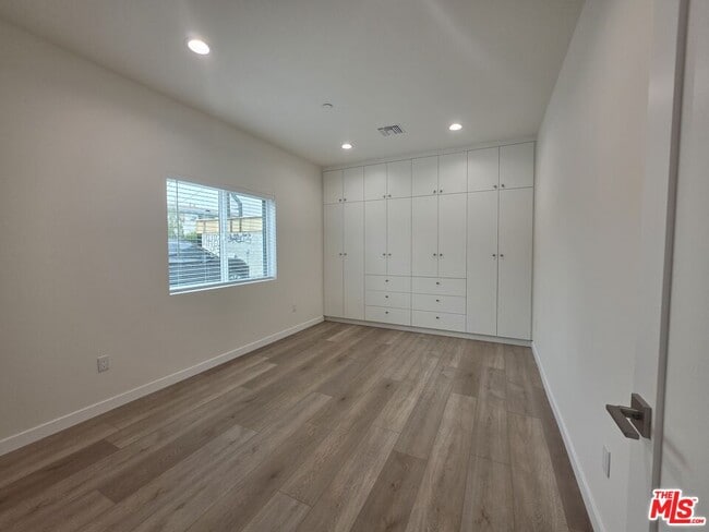 Building Photo - 6748 Ben Ave