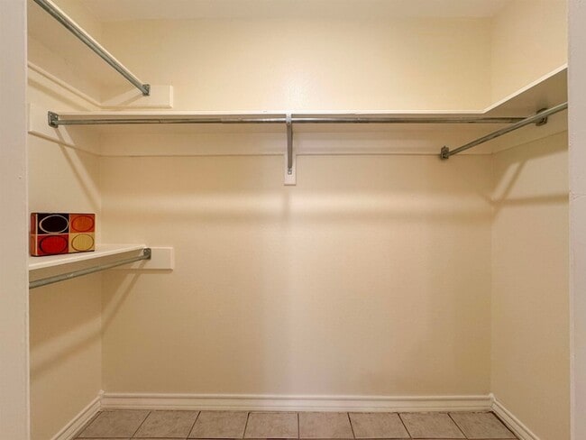 Building Photo - 304 Anthony Ln