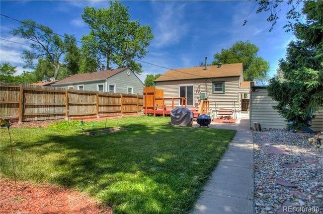 Building Photo - 2317 S Downing St