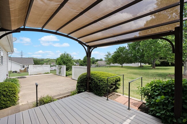 Building Photo - Spacious 3 Bedroom Home Near Downtown Gree...