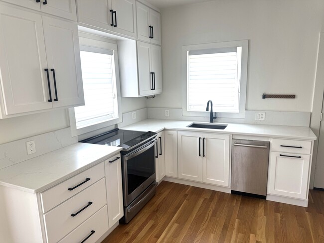 Kitchen - 2028 E 2nd St