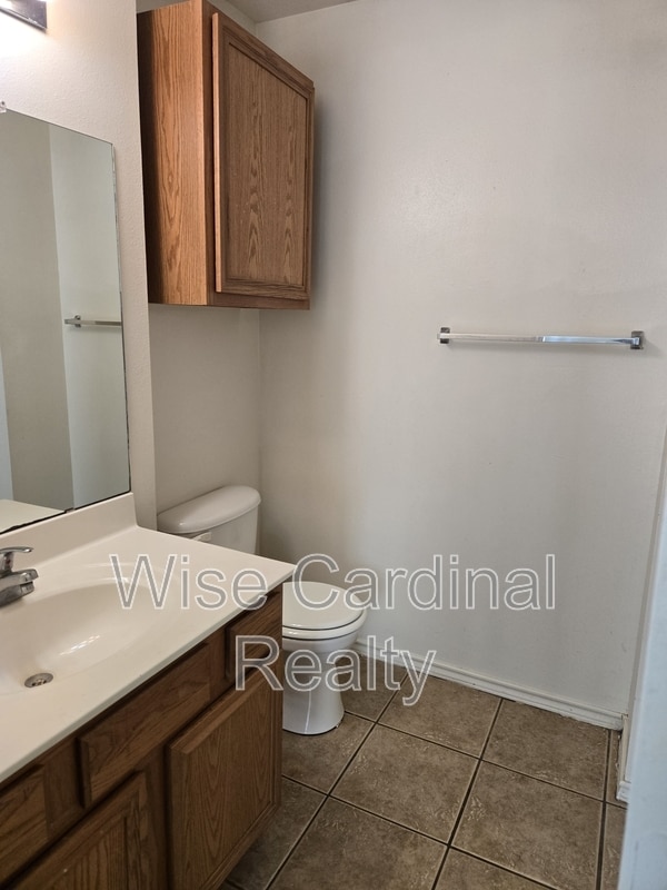 Building Photo - 520 N Chicago Ave